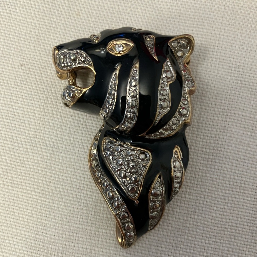 Cat Brooch